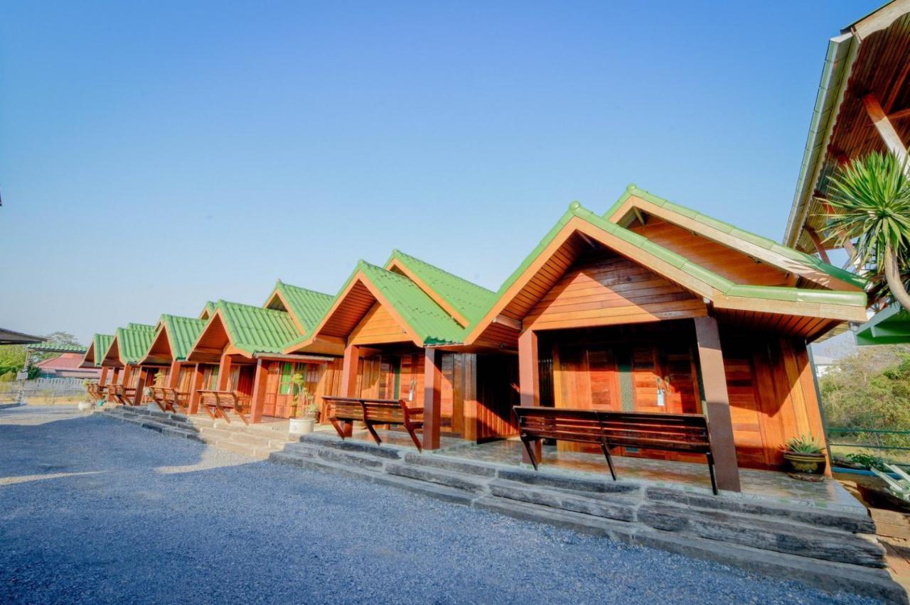 Mrk Resort & Massage Lop Buri Exterior foto
